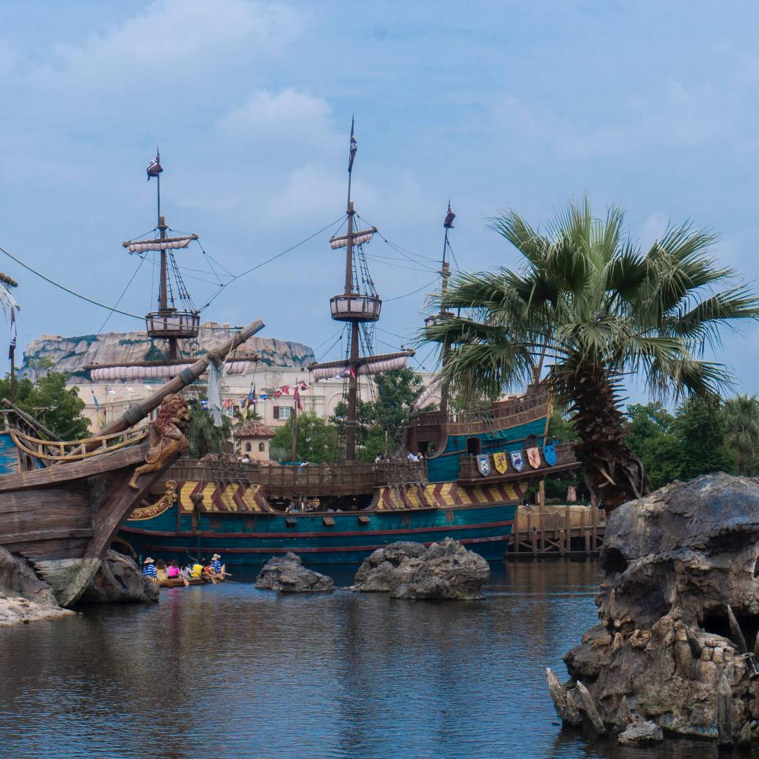 Custom-Travel-Planner-Network-9-Disney-Pirates-of-the-Caribbean-