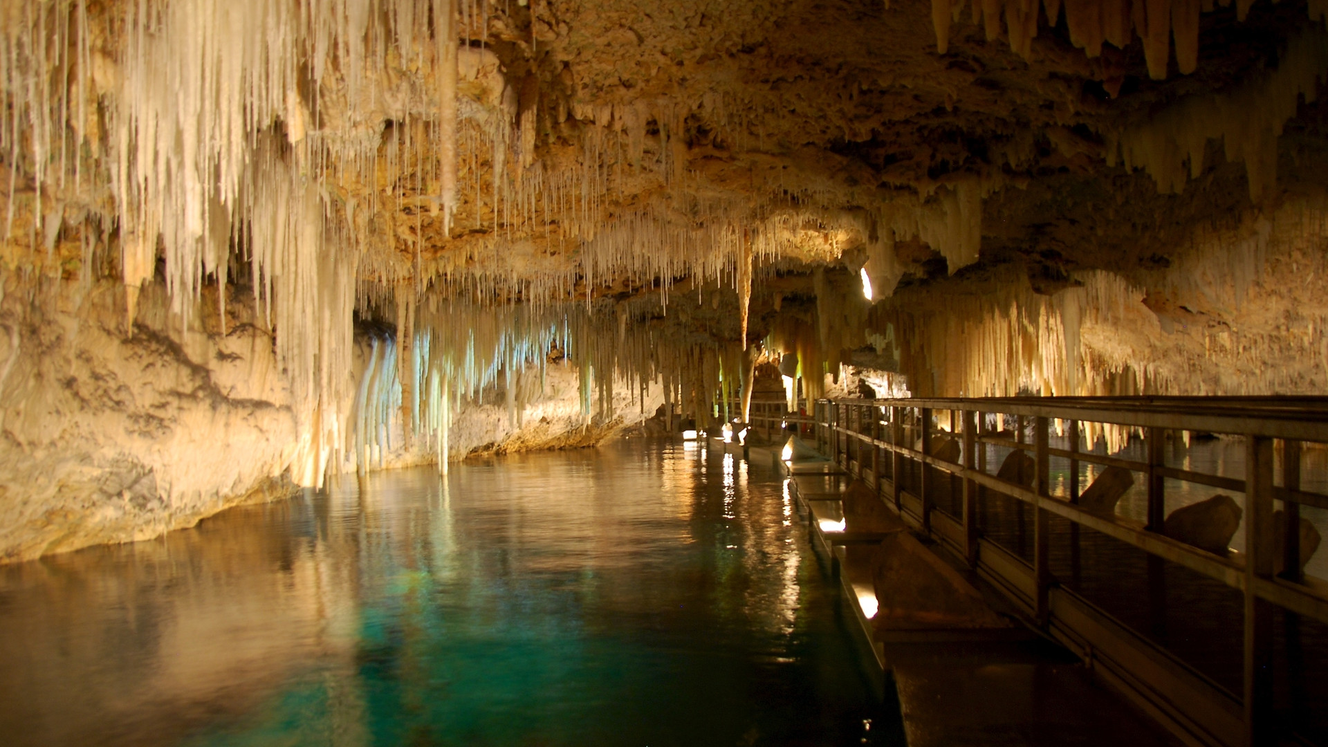 Custom Travel Planner Network-Bermuda-Crystal Cave