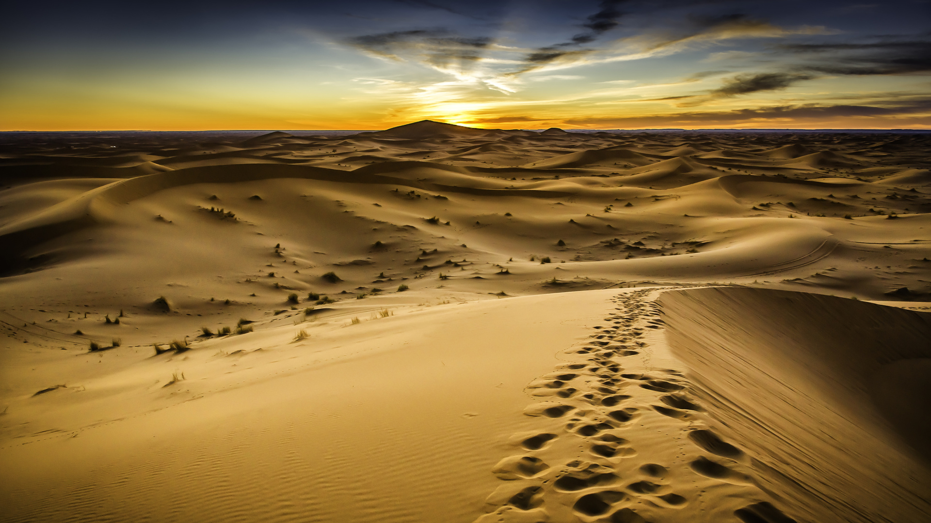 Custom Travel Planner Network-Morocco-Desert Sunset