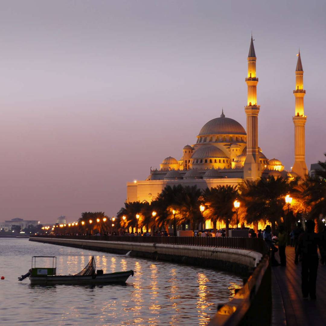 Custom-Travel-Planner-Network-7-UAE-Lake-Al-noor-Mosque