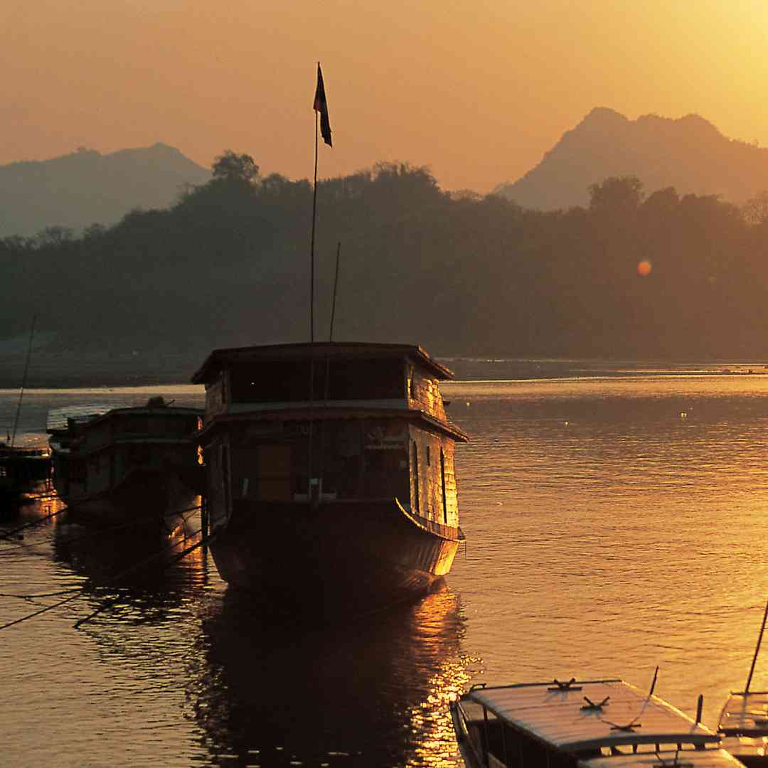 Custom-Travel-Planner-Network-1-SM-Laos-Pak-Ou-Boat-Mekong