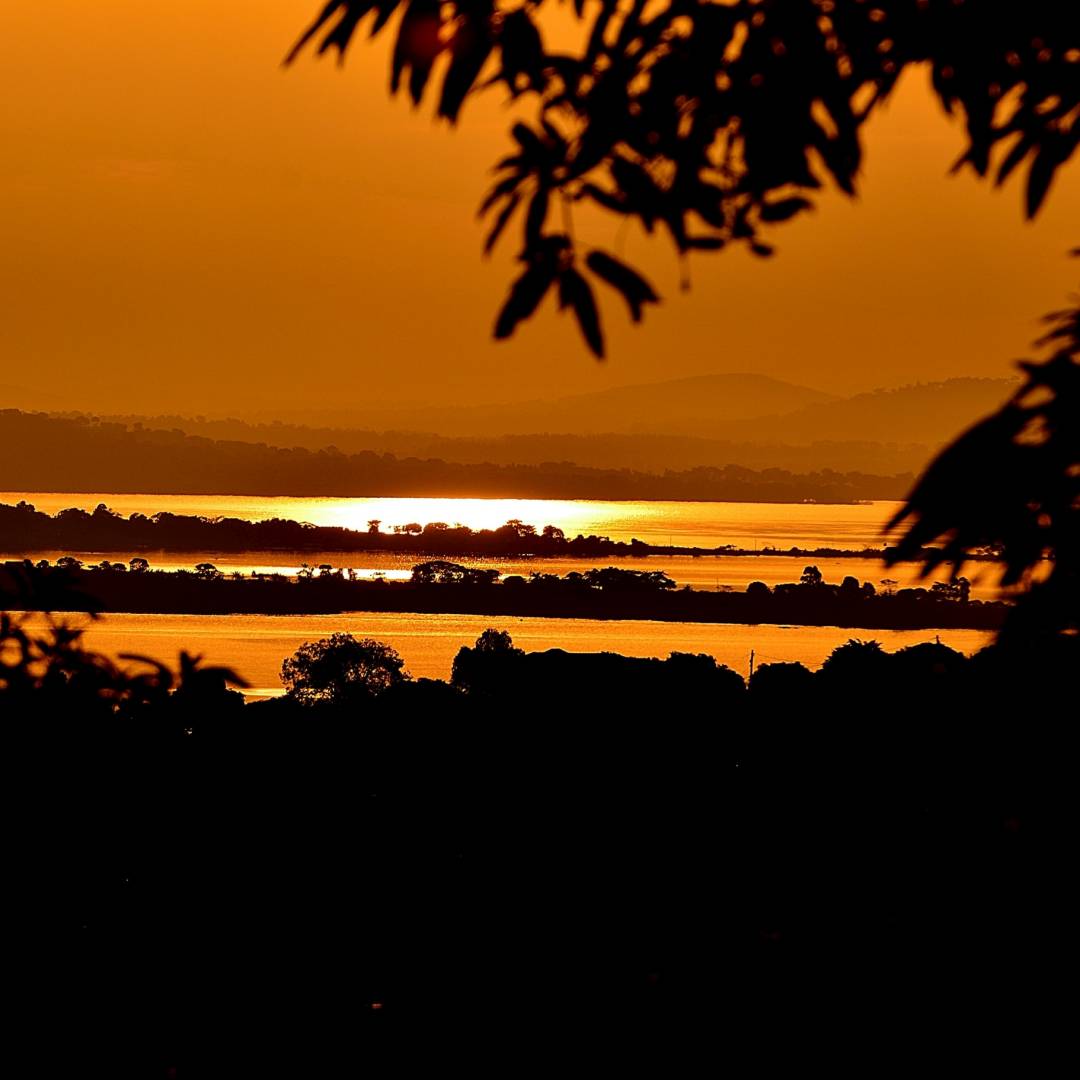 Custom-Travel-Planner-Network-1-SM-Uganda-Sunrise-on-Lake-Victoria