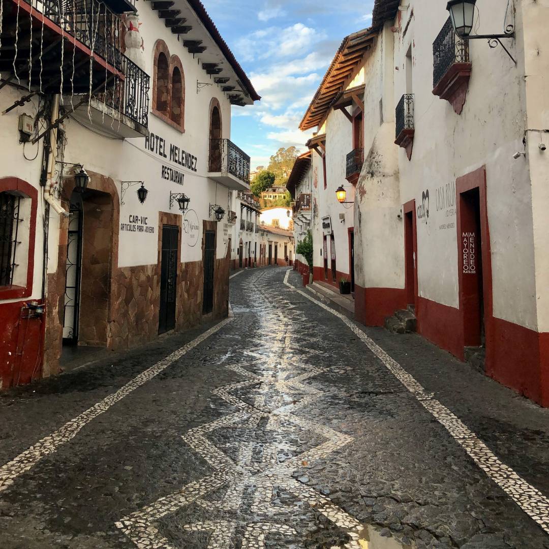 Custom-Travel-Planner-Network-10-Mexico-Taxco-Streets