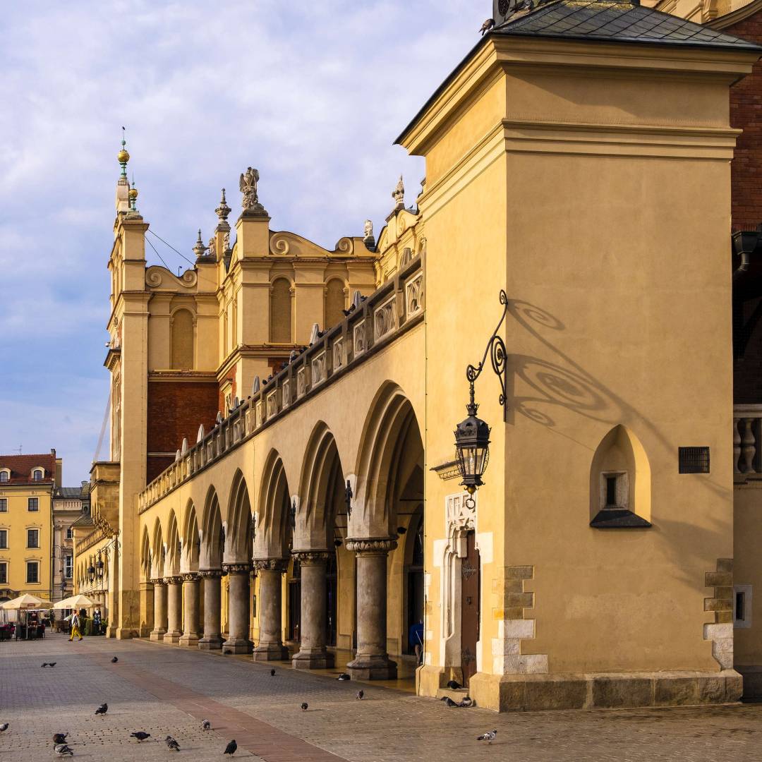 Custom-Travel-Planner-Network-2-Poland-Cracow-Market-Square