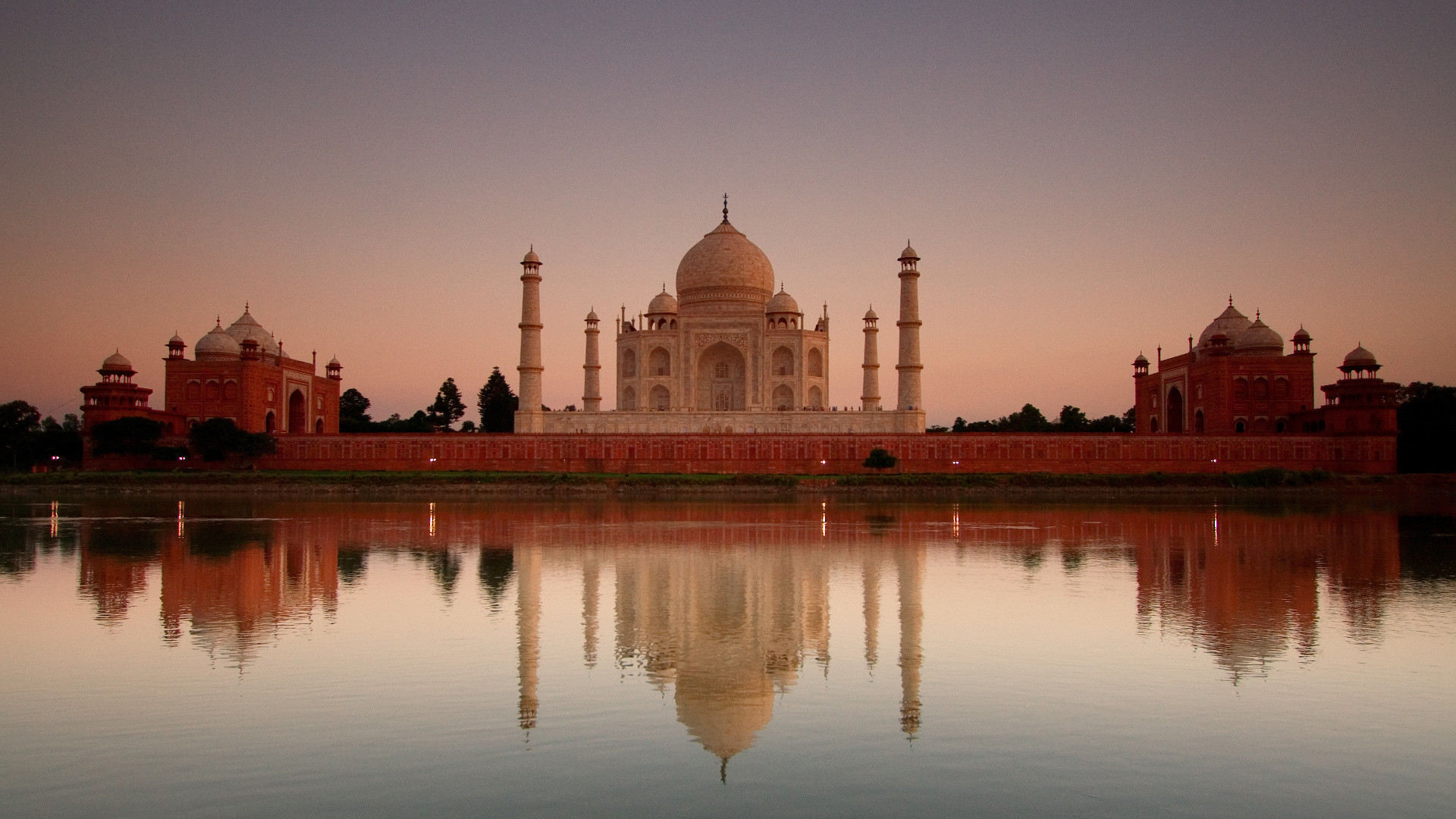 Custom Travel Planner Network-India-Taj Mahal