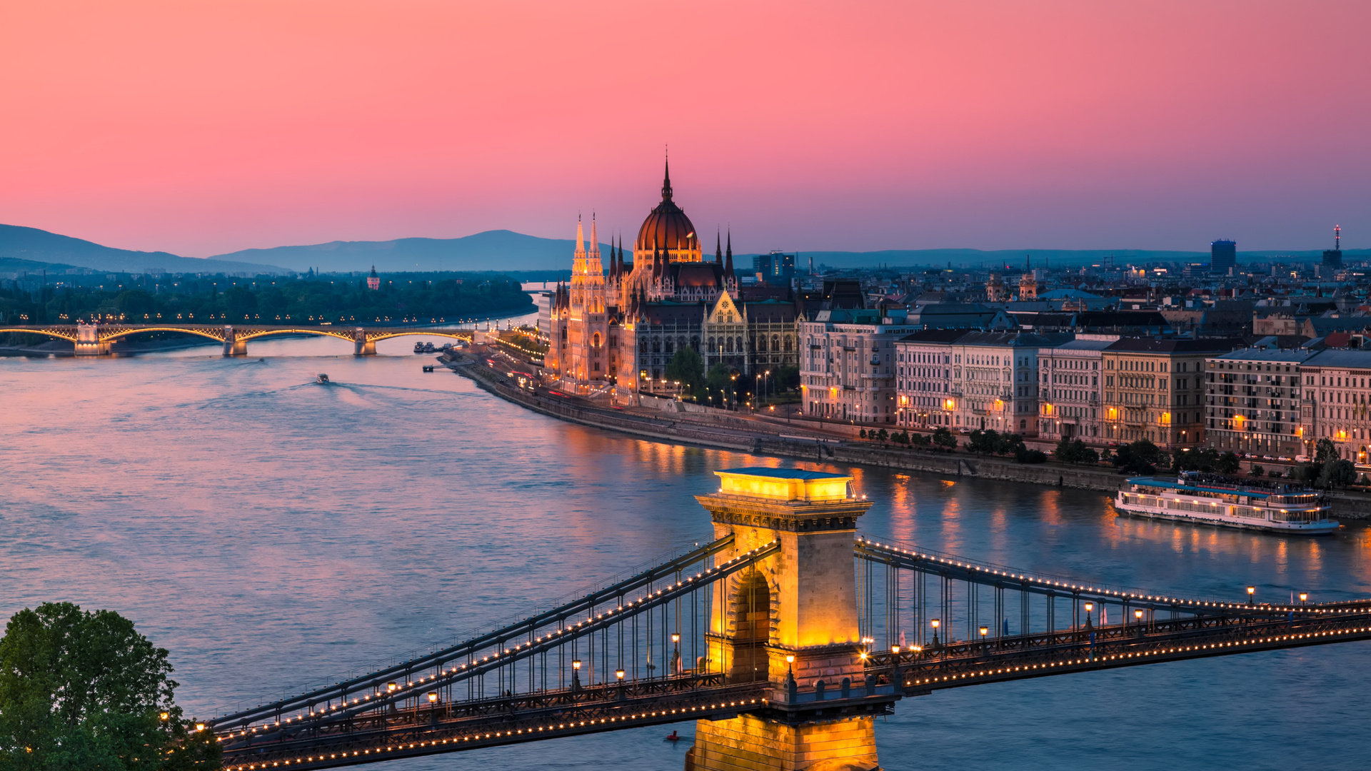 Custom Travel Planner Network-Hungary-Budapest