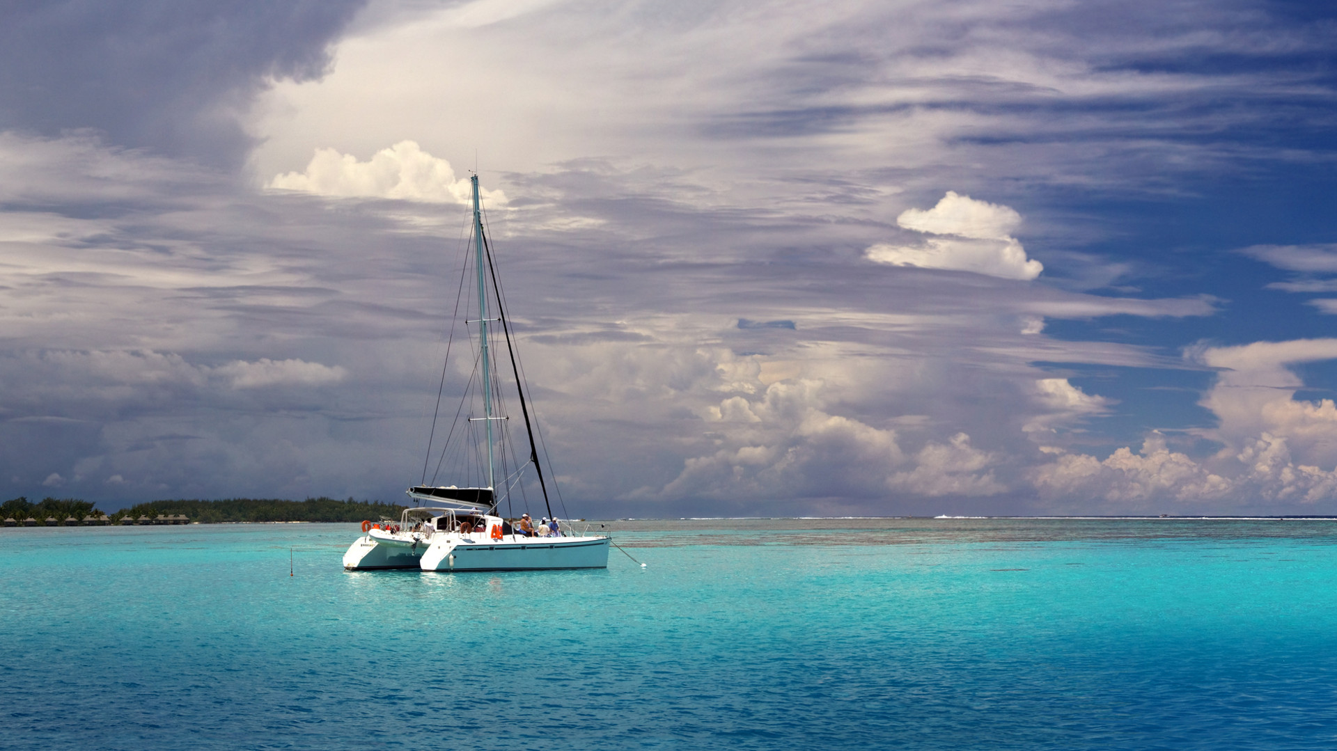Custom Travel Planner Network-Tahiti-Sailboat